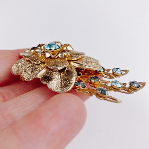 VTG 1940s Brooch Gold Tone Blue Rhinestone Layered Floral Spray Mid Century - Picture 4 of 10